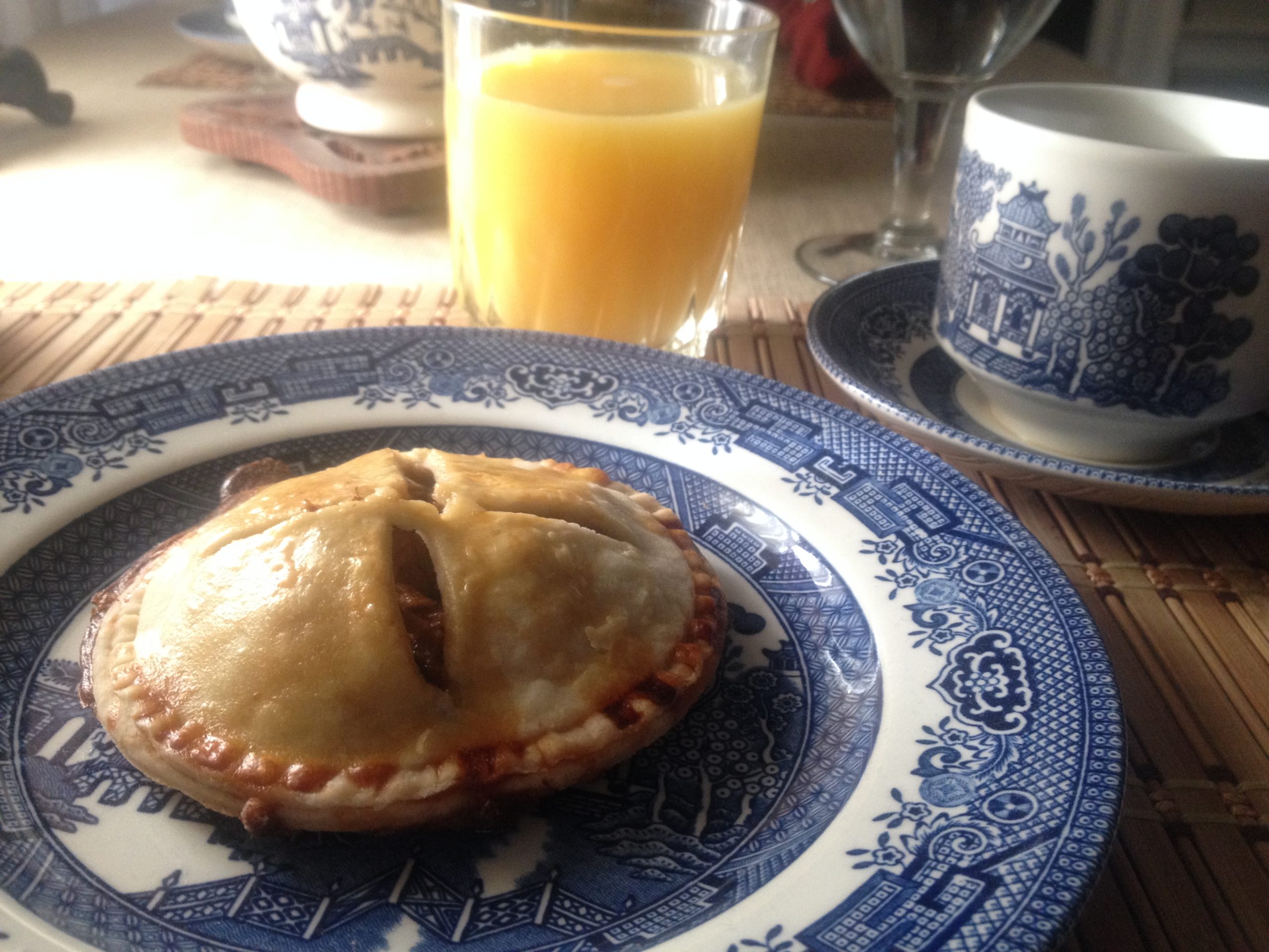 Recipe: Apple-Cinnamon and Brown Sugar Pocket Pies